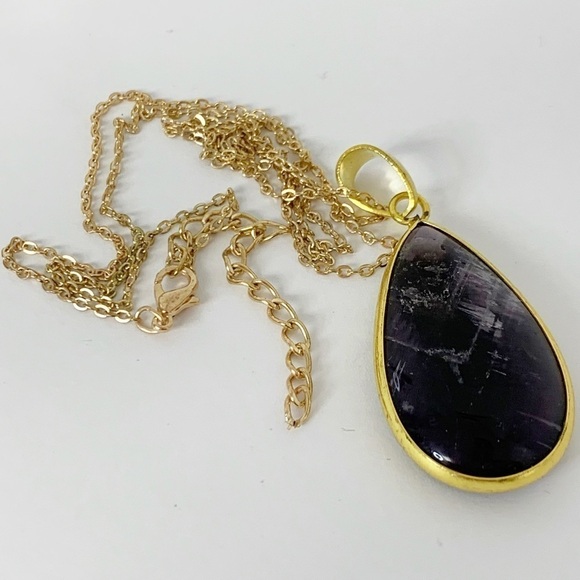 Women’s gold tone purple teardrop statement necklace - Picture 2 of 9